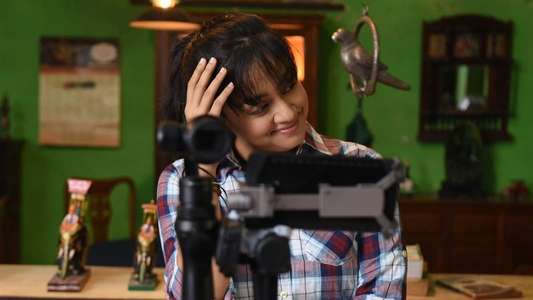 Magalir Mattum - Backdrop