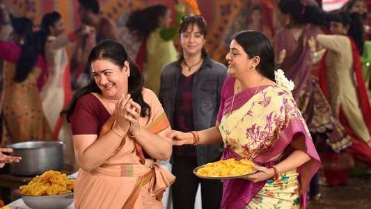 Magalir Mattum - Backdrop