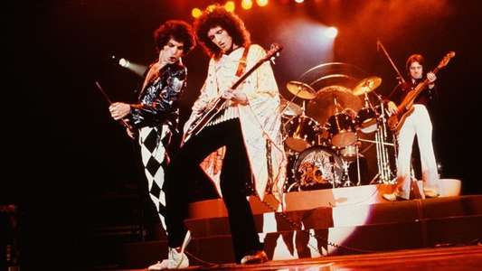 Queen: Rock the World - Backdrop