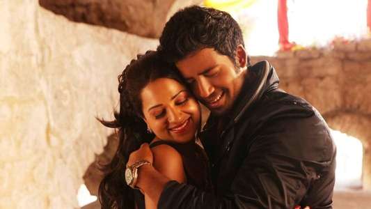 Adhagappattathu Magajanangalay - Backdrop