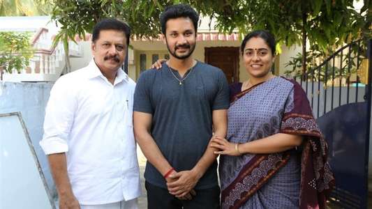 Ivan Yaarendru Therigiratha - Backdrop
