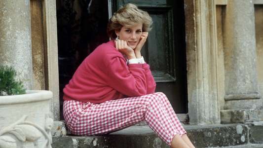 Diana: In Her Own Words - Backdrops