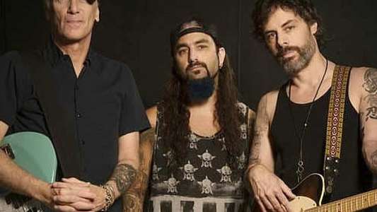 The Winery Dogs: Dog Years - Live in Santiago and Beyond 2013-2016 - Backdrop
