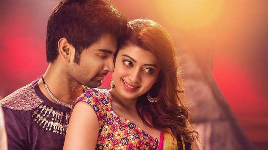 Gemini Ganeshanum Suruli Raajanum - Backdrop