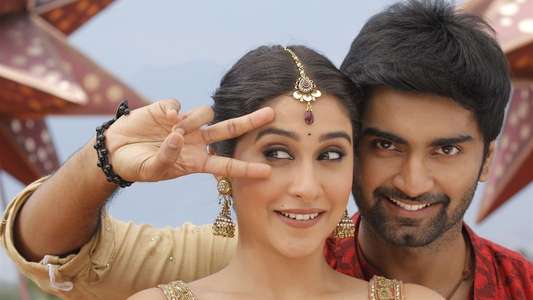 Gemini Ganeshanum Suruli Raajanum - Backdrop