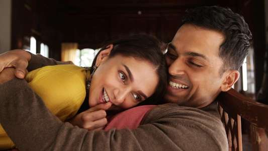 Kaatru Veliyidai - Backdrop