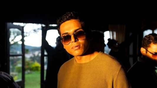 Kaatru Veliyidai - Backdrop