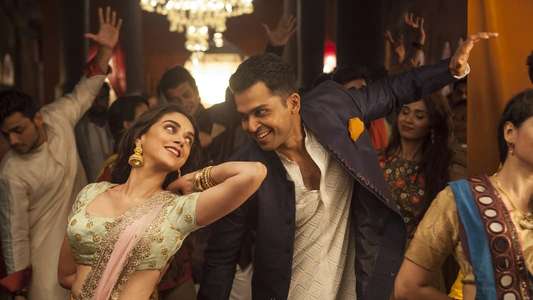 Kaatru Veliyidai - Backdrop