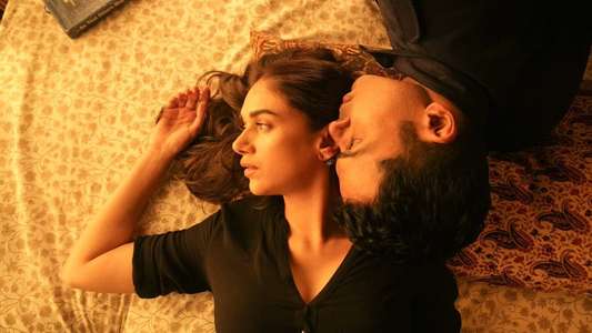 Kaatru Veliyidai - Backdrop