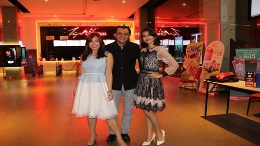 Pencuri Hati Mr Cinderella - Backdrop