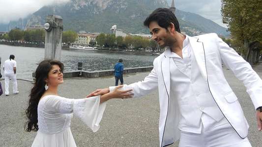 Majnu - Backdrop