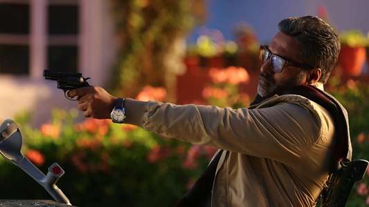 Dhuruvangal Pathinaaru - Backdrops