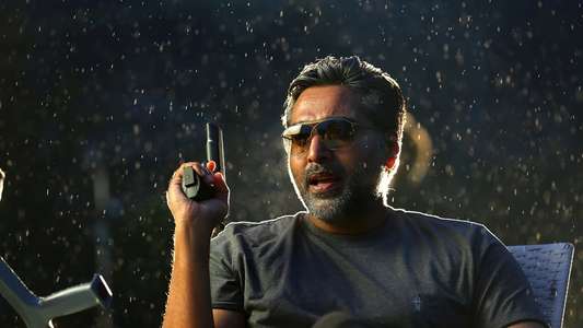 Dhuruvangal Pathinaaru - Backdrops