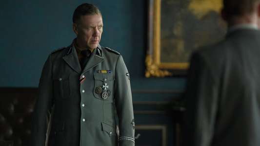 Alone in Berlin - Backdrop