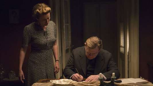 Alone in Berlin - Backdrop