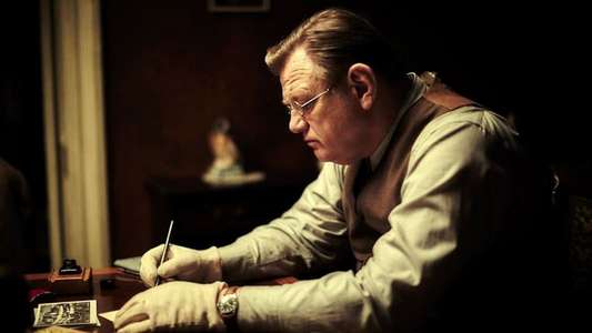 Alone in Berlin - Backdrop