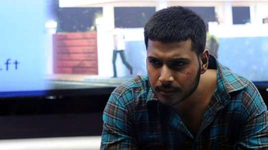 Maanagaram - Backdrop