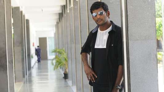 Kaththi Sandai - Backdrop
