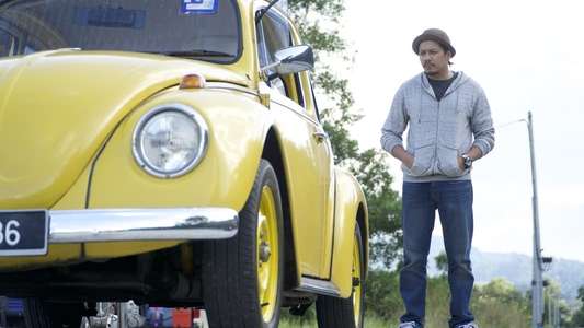 Volkswagen Kuning - Backdrop