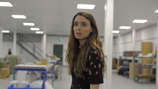 Una - Backdrop