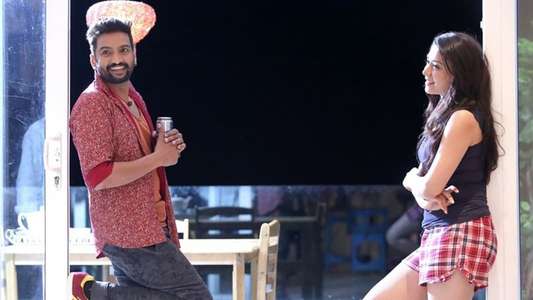 Dhilluku Dhuddu - Backdrop