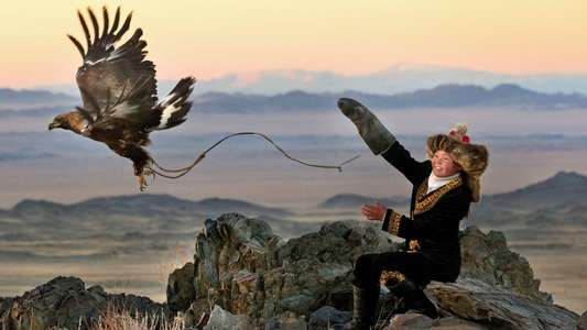 The Eagle Huntress - Backdrop