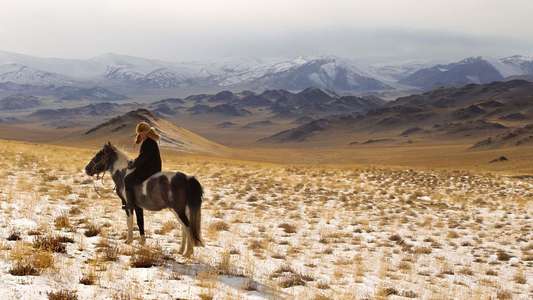 The Eagle Huntress - Backdrop