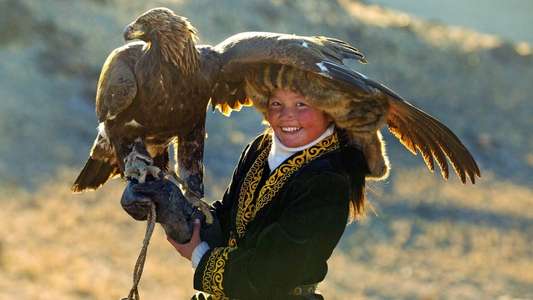 The Eagle Huntress - Backdrop