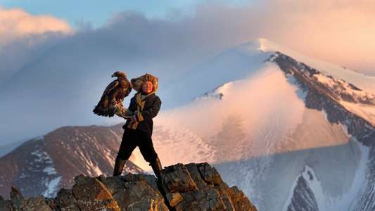 The Eagle Huntress - Backdrop
