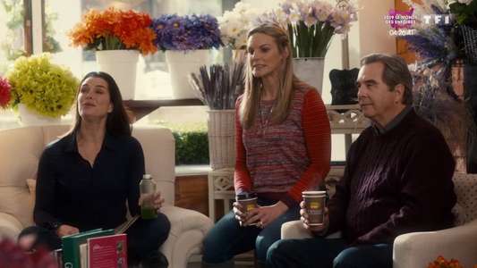Flower Shop Mystery: Mum's the Word - Backdrop