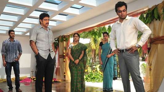 Nenu..Shailaja - Backdrops