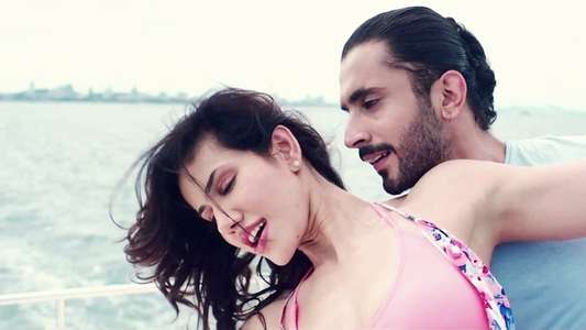 Pyaar Ka Punchnama 2 - Backdrop