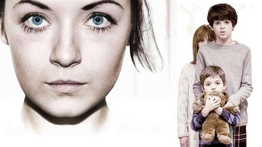 Emelie - Backdrop