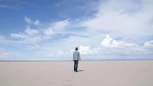 Minimalism: A Documentary About the Important Things - Backdrop