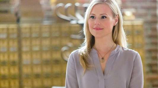 Signed  Sealed  Delivered: From Paris With Love - Backdrop