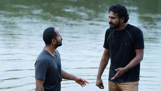 Njan Ninnodu Koodeyundu - Backdrop