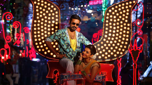 Maari - Backdrops