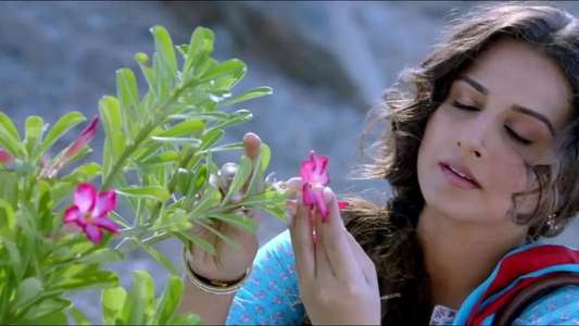 Hamari Adhuri Kahani - Backdrop