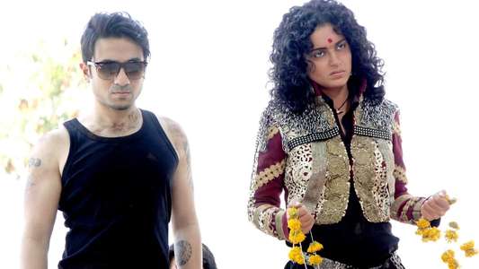 Revolver Rani - Backdrop