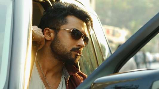 Anjaan - Backdrop