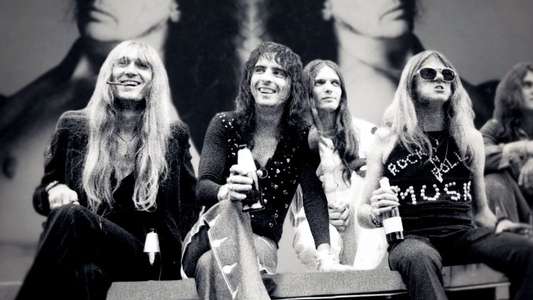 Super Duper Alice Cooper - Backdrop