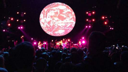 The Smashing Pumpkins Oceania: Live in NYC - Backdrop
