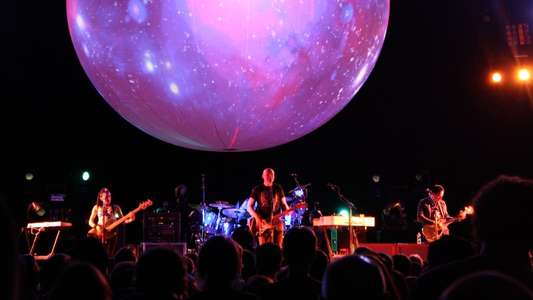 The Smashing Pumpkins Oceania: Live in NYC - Backdrop
