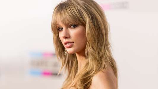 Taylor Swift: From the Heart - Backdrop