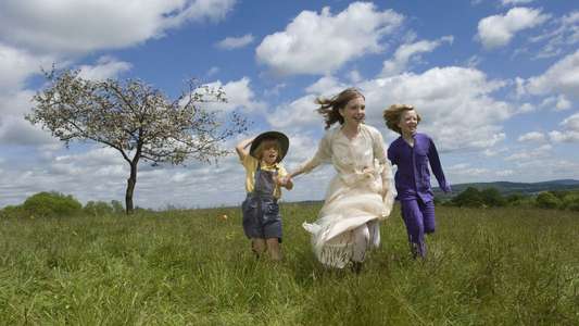 Nanny McPhee and the Big Bang - Backdrops