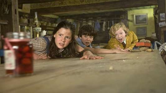 Nanny McPhee and the Big Bang - Backdrops