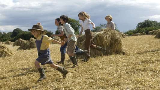 Nanny McPhee and the Big Bang - Backdrops
