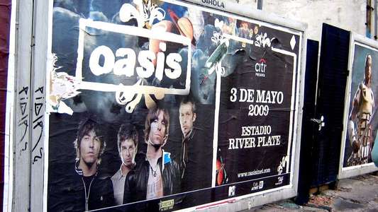 Oasis Monumental 2009 - Backdrop