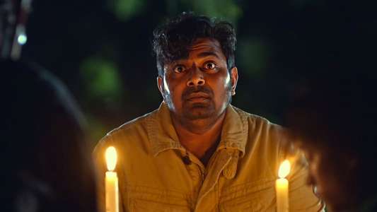 Onaayum Aattukkuttiyum - Backdrops
