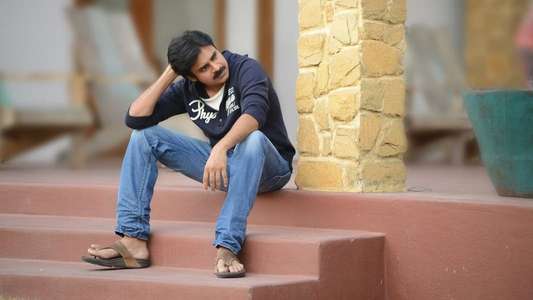 Atharintiki Daaredi - Backdrops